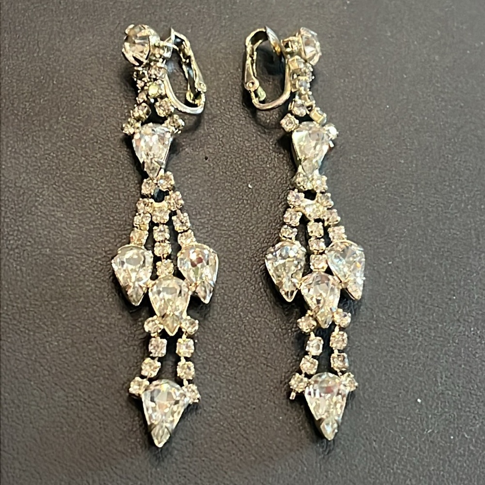 Brilliant Rhinestones galore in these Beautiful Vintage Clip on Earrings.